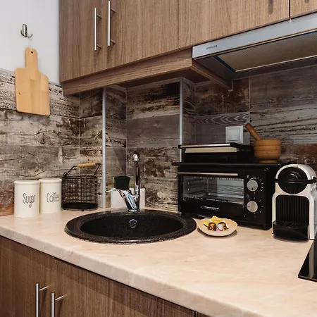Apartment Lef