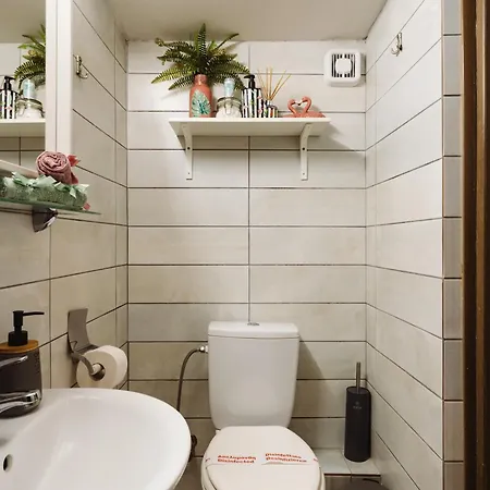 Apartment Lef *