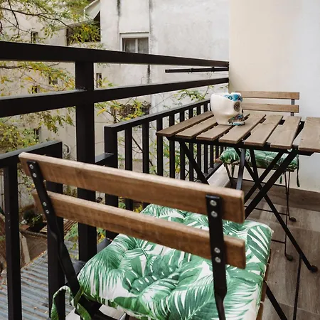 Lef Apartment *