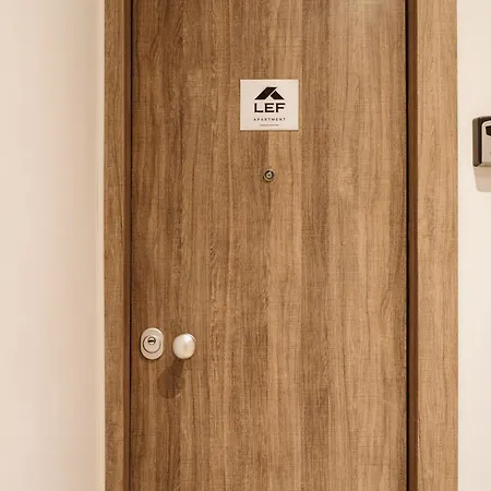 Lef * سالونيك